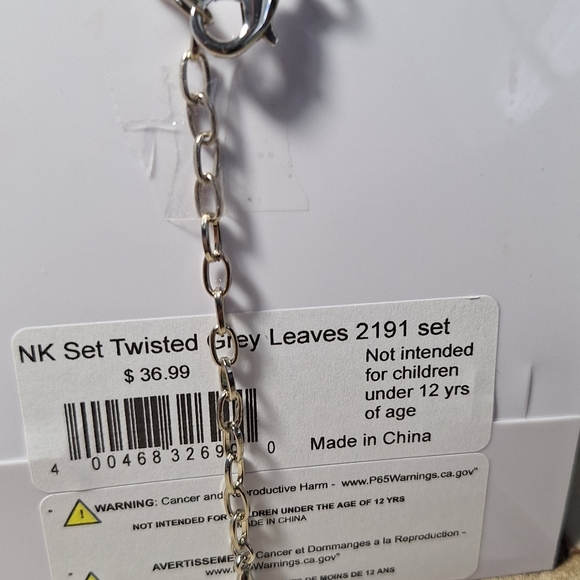 Oceana Trading Island Accessories Twist Gray Leaves Necklace & Earring Set - NEW - Picture 6 of 7